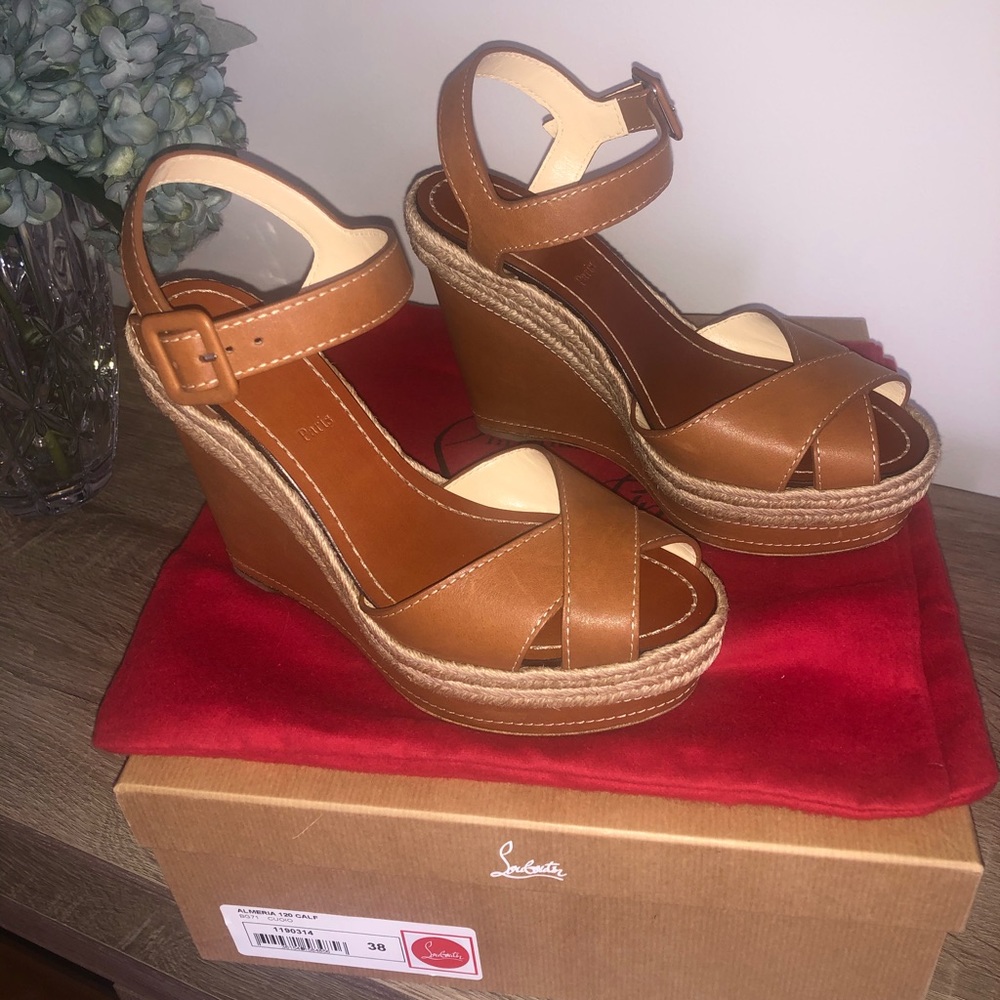 *NEW* Christian Louboutin Wedges
